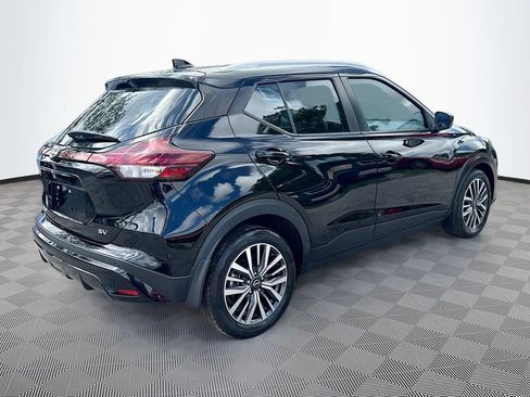 Used 2022 Nissan Kicks SV FWD image 6