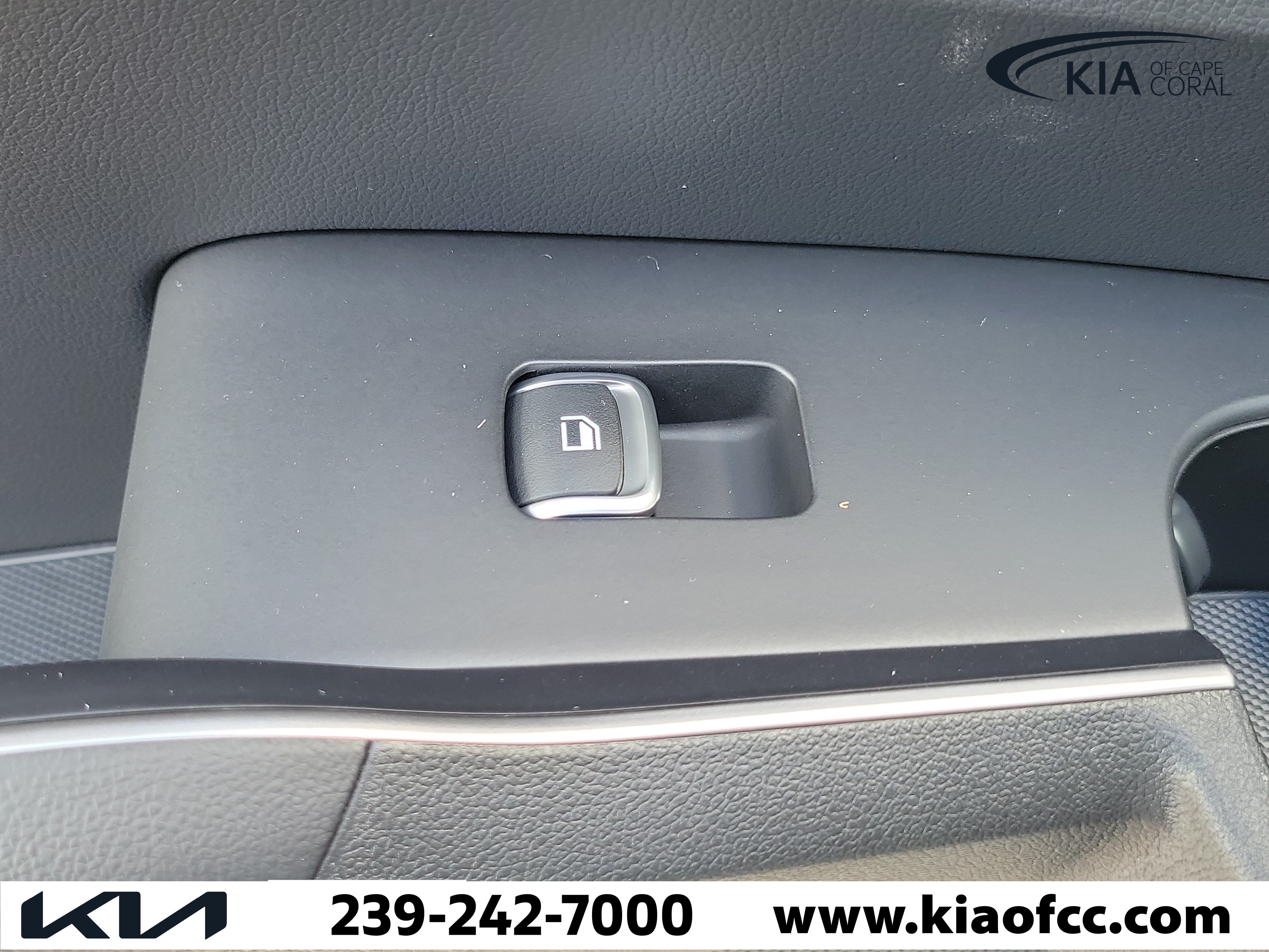 New 2026 Kia Sorento LX FWD image 16