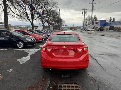 Used 2016 Chevrolet Cruze LT image 8