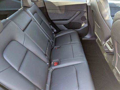 Used 2025 Tesla Model Y Long Range RWD image 21