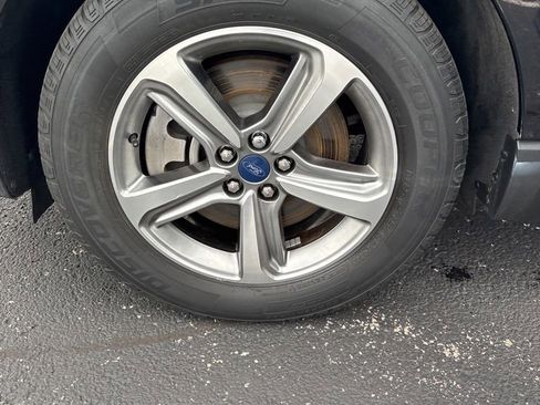 Used 2022 Ford Edge SEL w/ Convenience Package AWD/4WD image 9