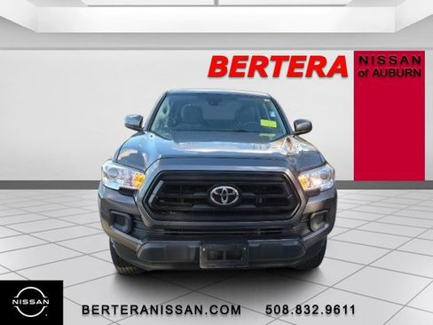 Used 2022 Toyota Tacoma SR image 3
