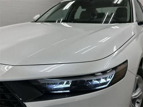 Used 2025 Honda Accord LX image 30