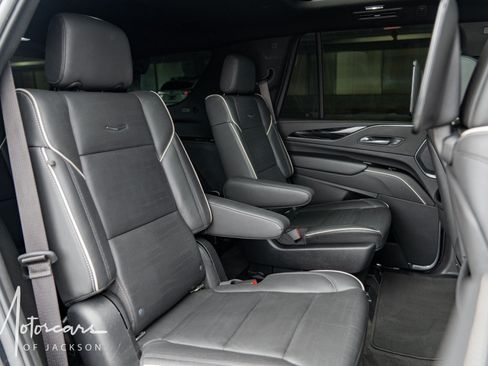 Used 2021 Cadillac Escalade Sport w/ Driver Assist Tech Package AWD/4WD image 19