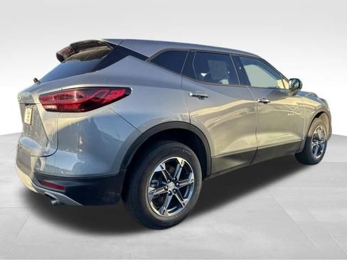 Used 2025 Chevrolet Blazer LT image 7