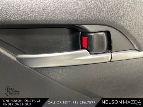 Used 2022 Toyota Camry SE image 38