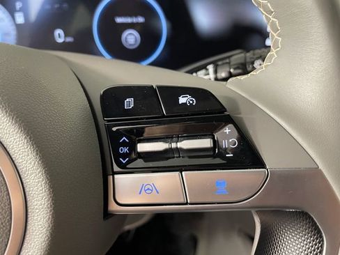 Certified 2025 Hyundai Elantra SEL image 12