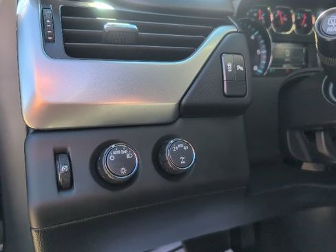 Used 2018 Chevrolet Tahoe LS image 21