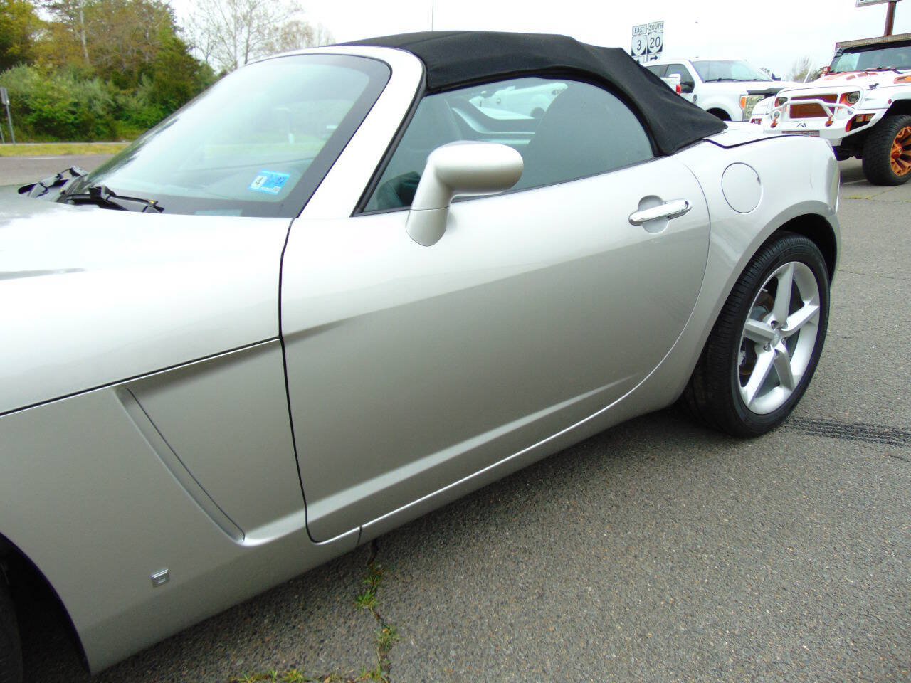 Used 2008 Saturn Sky w/ Premium Trim Package RWD image 21