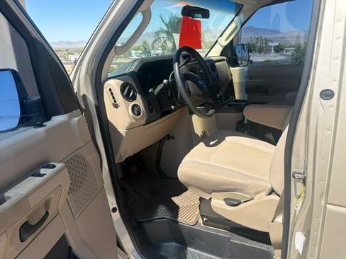 Used 2011 Ford E-350 and Econoline 350 XLT RWD image 4