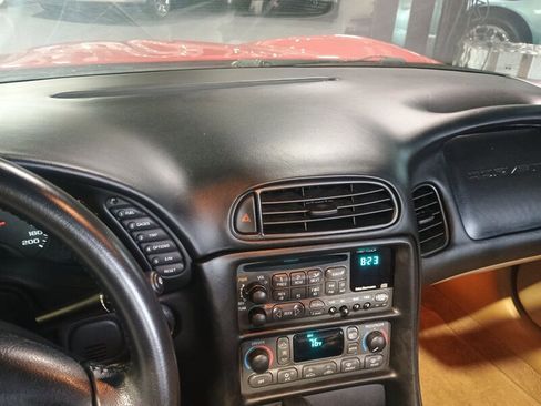 Used 1998 Chevrolet Corvette Convertible image 19