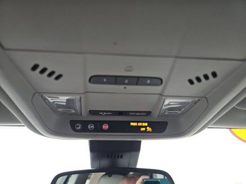 Used 2022 GMC Terrain SLT image 47