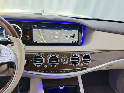 Used 2017 Mercedes-Benz S 550 Sedan image 22
