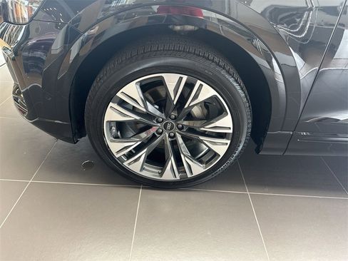 Certified 2025 Audi Q8 Premium Plus w/ Premium Plus Package image 10