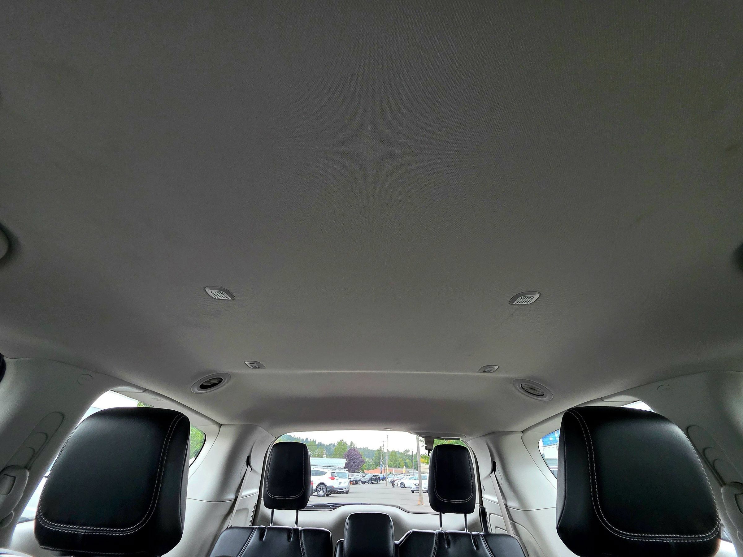 Used 2023 Chrysler Pacifica Touring-L FWD image 60