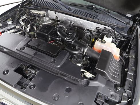 Used 2014 Ford Expedition EL XLT w/ Equipment Group 202A image 18