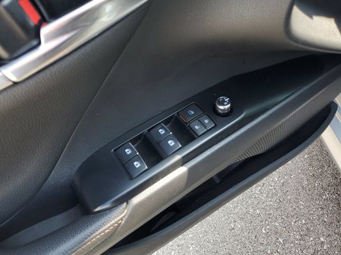 Certified 2020 Toyota Camry XLE FWD image 19
