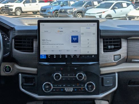 Used 2022 Ford Expedition Limited image 20