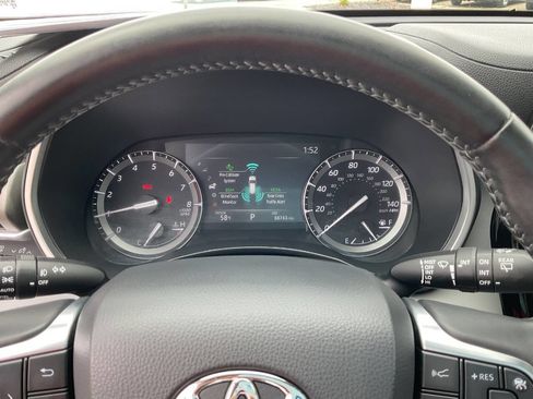 Used 2021 Toyota Highlander XLE AWD/4WD image 21