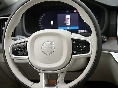 New 2026 Volvo XC90 T8 Ultra w/ Protection Package image 27