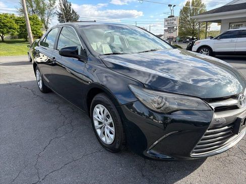 Used 2015 Toyota Camry LE FWD image 5