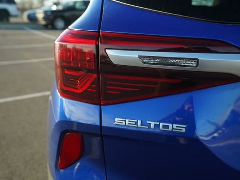 Used 2023 Kia Seltos S image 37