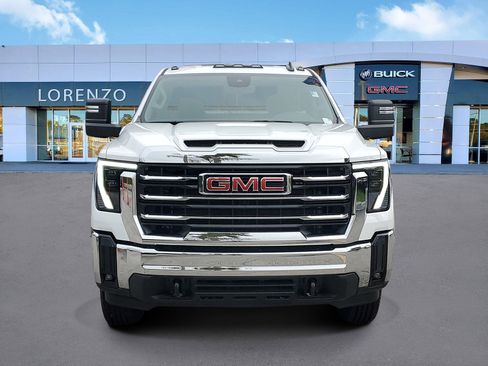 Used 2024 GMC Sierra 2500 SLE w/ SLE Convenience Package image 2