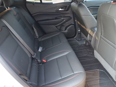 Used 2026 Chevrolet Trax RS w/ Sunroof Package FWD image 35