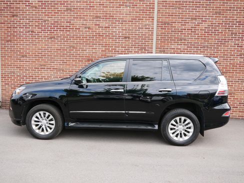 Used 2015 Lexus GX 460 w/ Premium Package AWD/4WD image 2