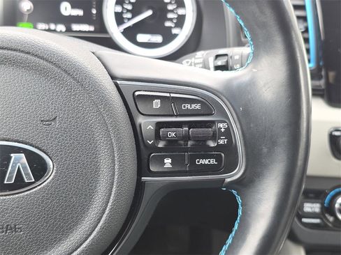 Used 2018 Kia Niro Touring image 28