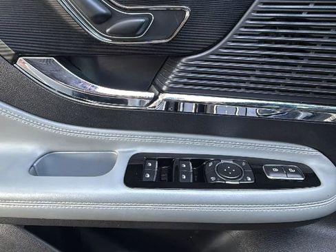 Used 2020 Lincoln Corsair Sport Utility 4D w/ Equipment Group 101A image 11