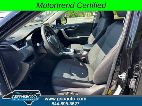 Used 2025 Toyota RAV4 XLE FWD image 11