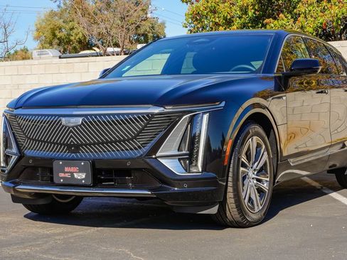 New 2026 Cadillac Lyriq Luxury w/ LPO, Floor Liner Package image 2