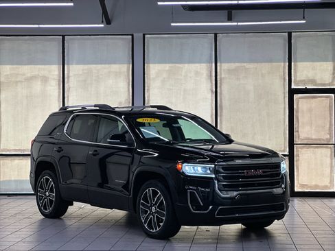 Certified 2023 GMC Acadia SLT w/ Technology Package AWD/4WD image 1