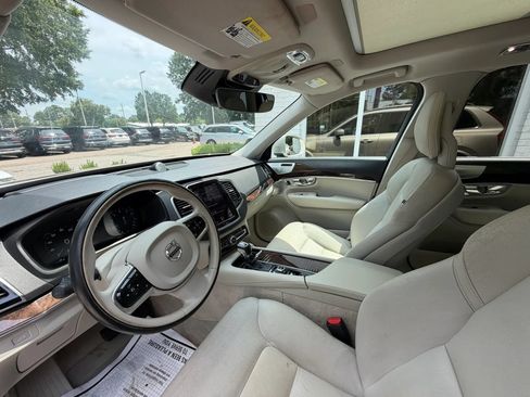 Used 2016 Volvo XC90 T6 Momentum w/ Momentum Plus Package AWD/4WD image 23