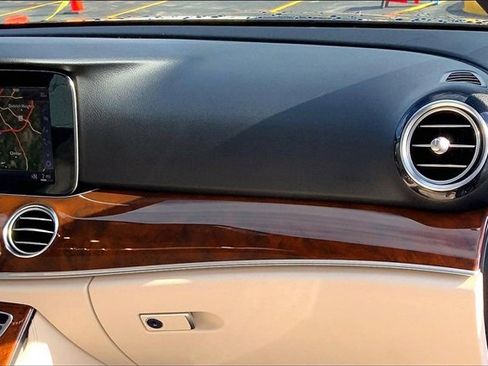 Used 2019 Mercedes-Benz E 300 4MATIC image 14