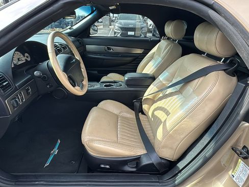 Used 2005 Ford Thunderbird RWD image 14