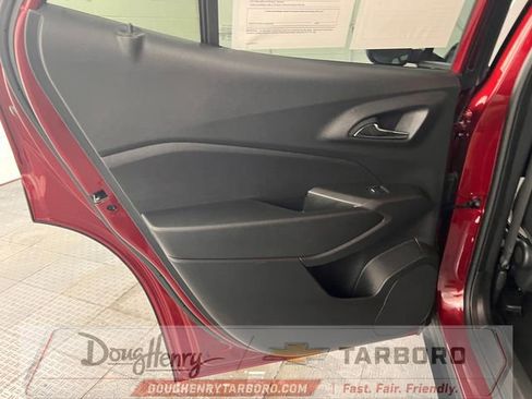 Used 2025 Chevrolet Trax LT FWD image 31