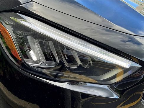 Used 2025 Mercedes-Benz GLA 250 4MATIC image 31