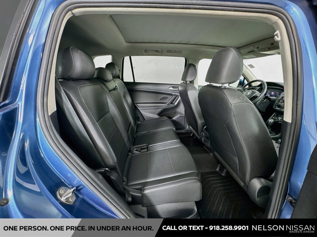 Used 2020 Volkswagen Tiguan SEL AWD/4WD image 26