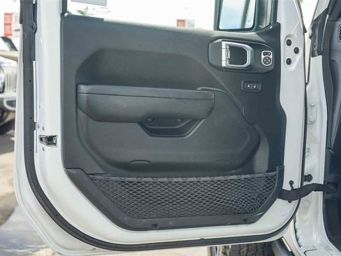 Used 2023 Jeep Wrangler Unlimited w/ Convenience Group image 19