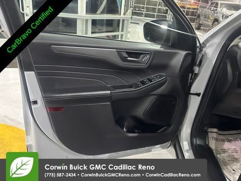 Used 2025 Ford Escape Active AWD/4WD image 13