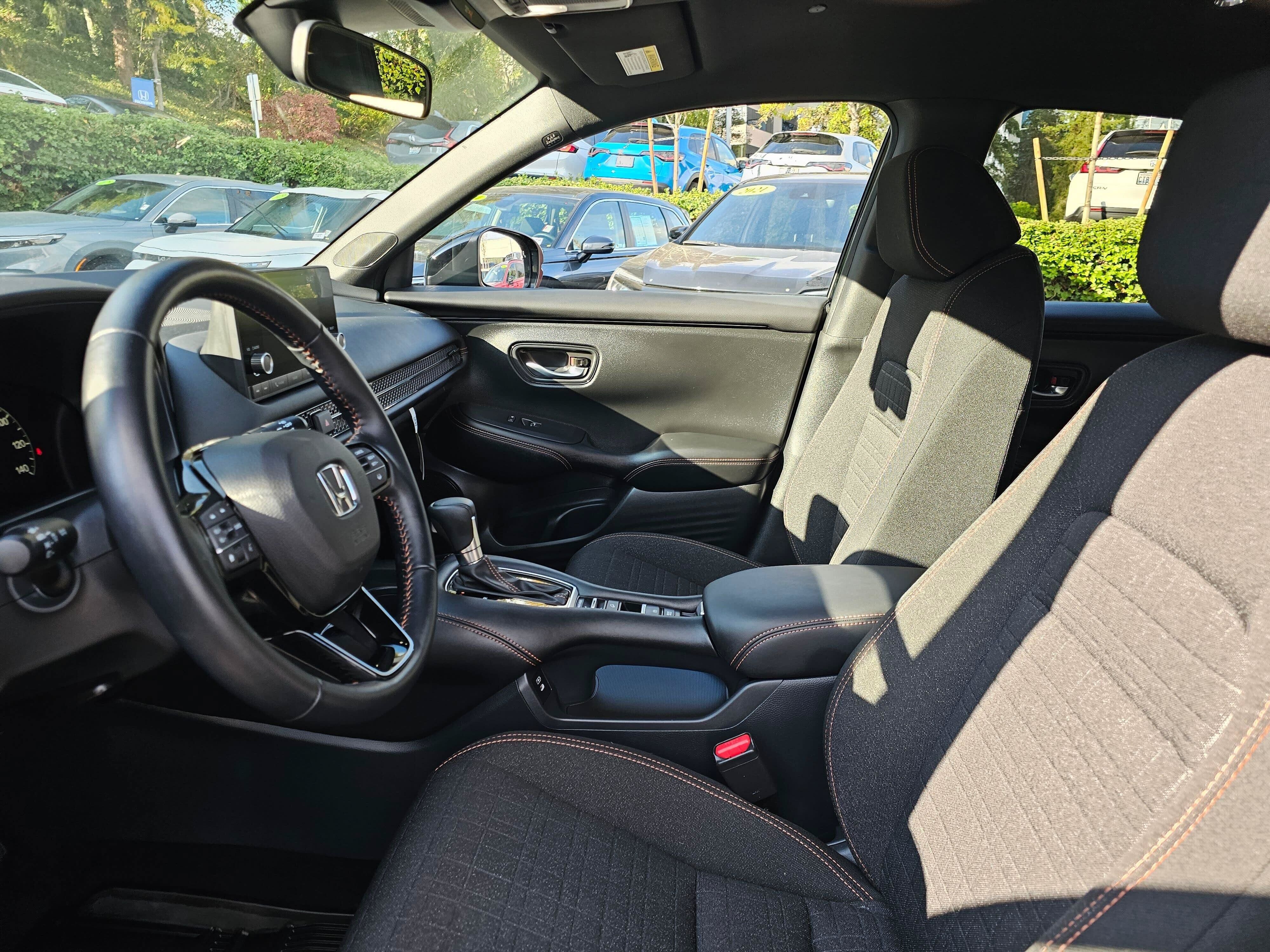 Used 2025 Honda HR-V Sport image 25