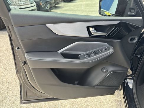 Used 2025 Acura MDX w/ Technology Package FWD image 19