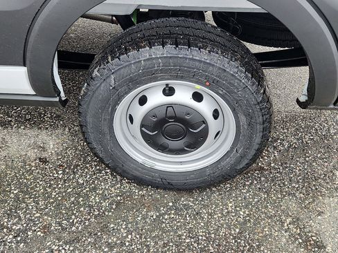 New 2026 Ford Transit 250 148 Medium Roof image 5