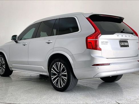 Used 2022 Volvo XC90 T5 Momentum w/ Climate Package image 15