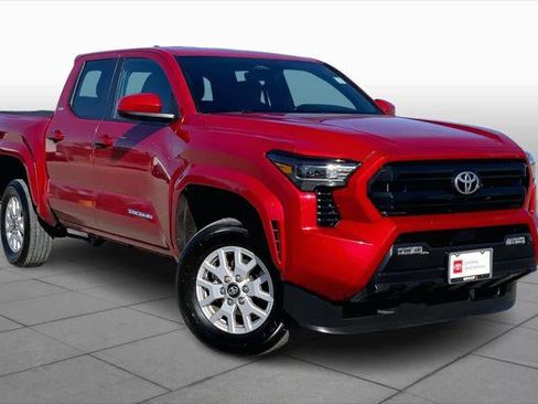Certified 2024 Toyota Tacoma SR5 image 3