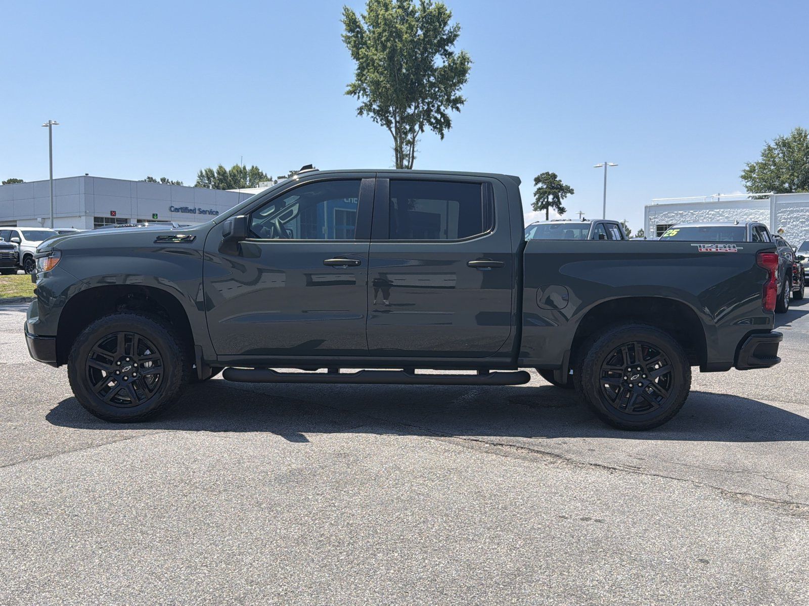 Used 2025 Chevrolet Silverado 1500 Custom Trail Boss w/ Turbomax Blackout Package AWD/4WD image 9