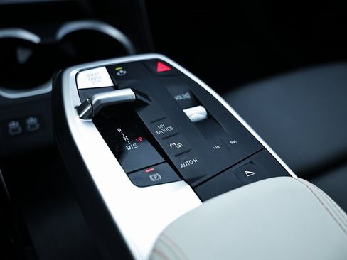 Certified 2025 BMW X2 xDrive28i w/ Technology Package image 41