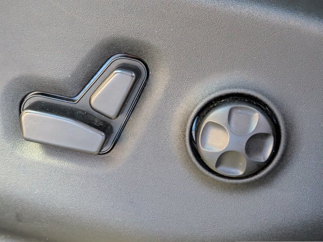 Used 2023 Chrysler Voyager LX FWD image 22